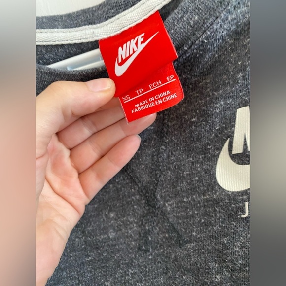 NIKE size x small - Picture 2 of 3